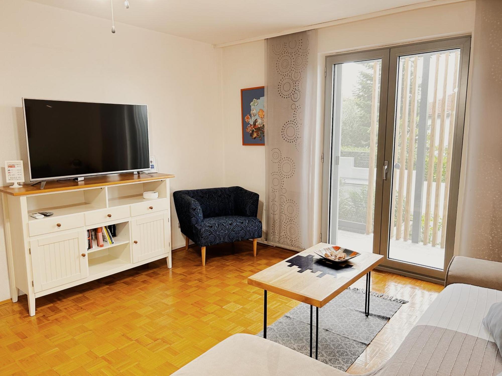 잠브라티야 Sunny House 아파트 외부 사진