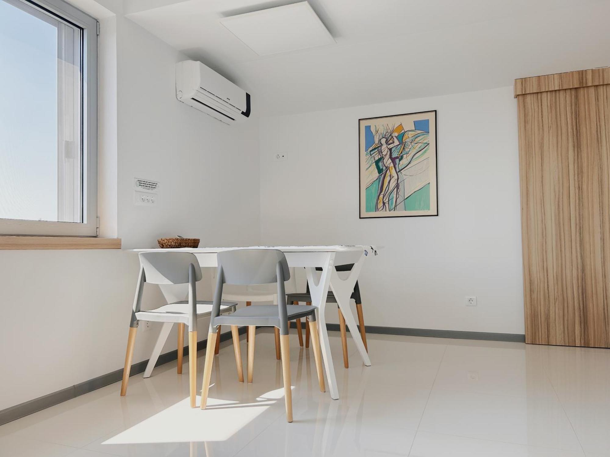 잠브라티야 Sunny House 아파트 외부 사진