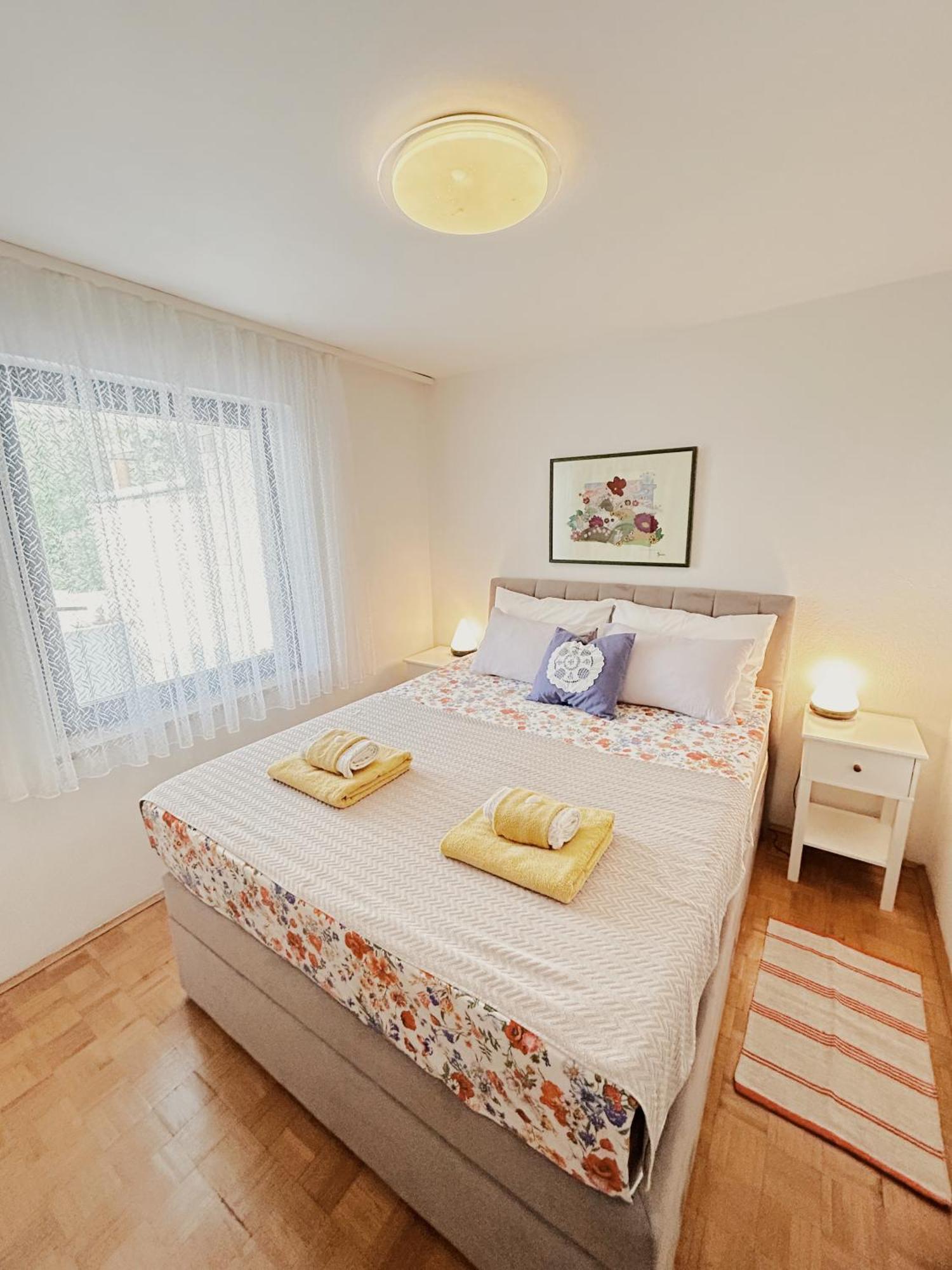 잠브라티야 Sunny House 아파트 외부 사진